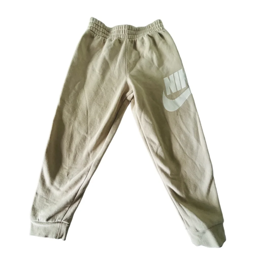 Kids Nike Tan White Logo Joggers size 7 - Picture 2 of 2